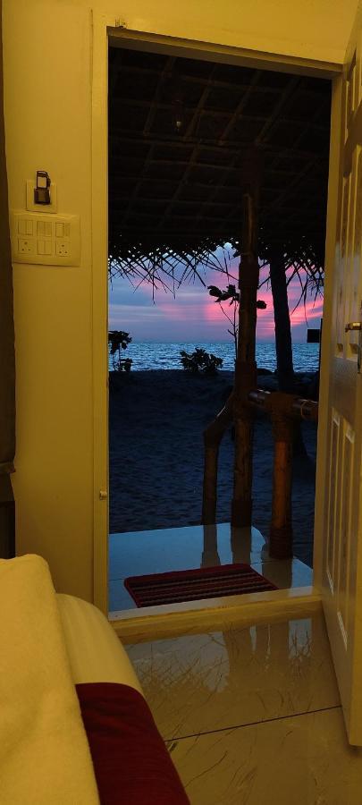 Bliss Beach Villa Alappuzha Bagian luar foto